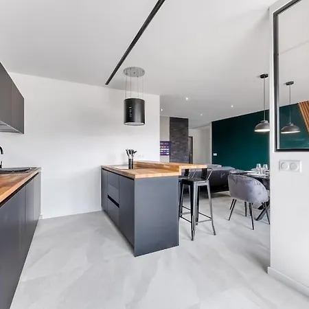 Zenbnb / Mont-blanc N°2 / Colocation / Tram 17 *